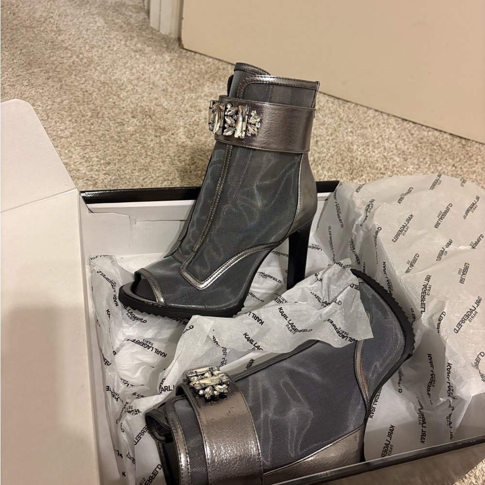 Karl Lagerfeld Silver Heels NWT